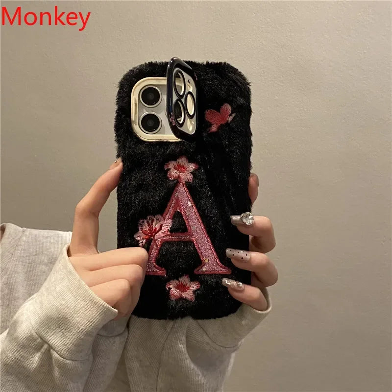 Coque avec Lettre Brodée