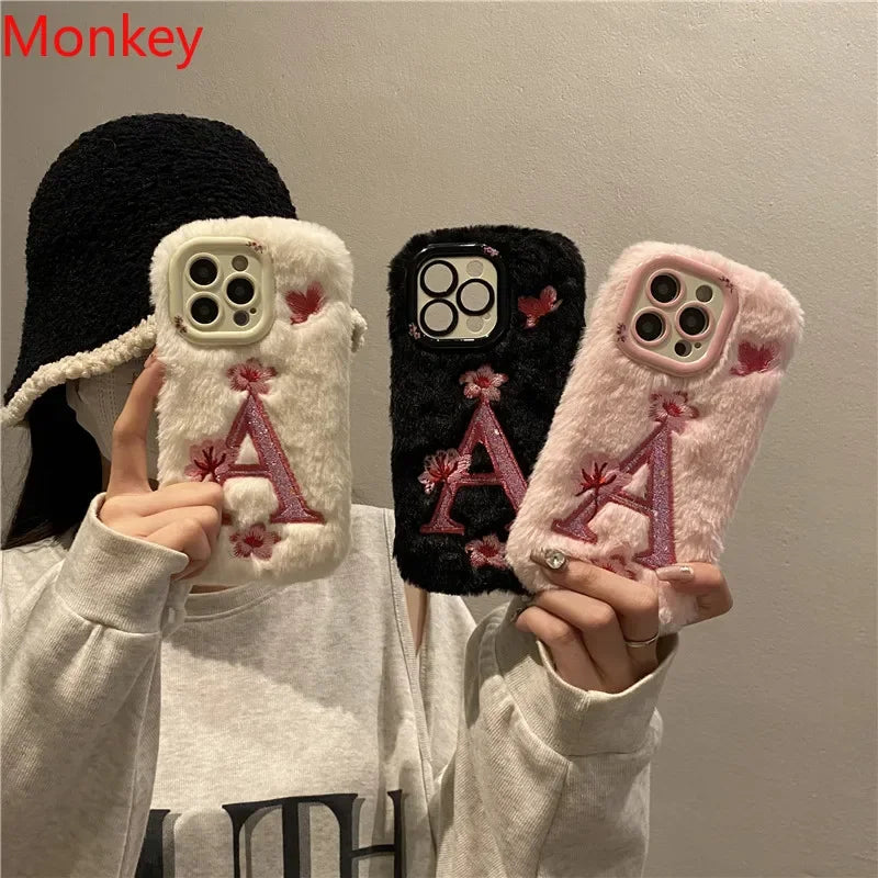 Coque avec Lettre Brodée