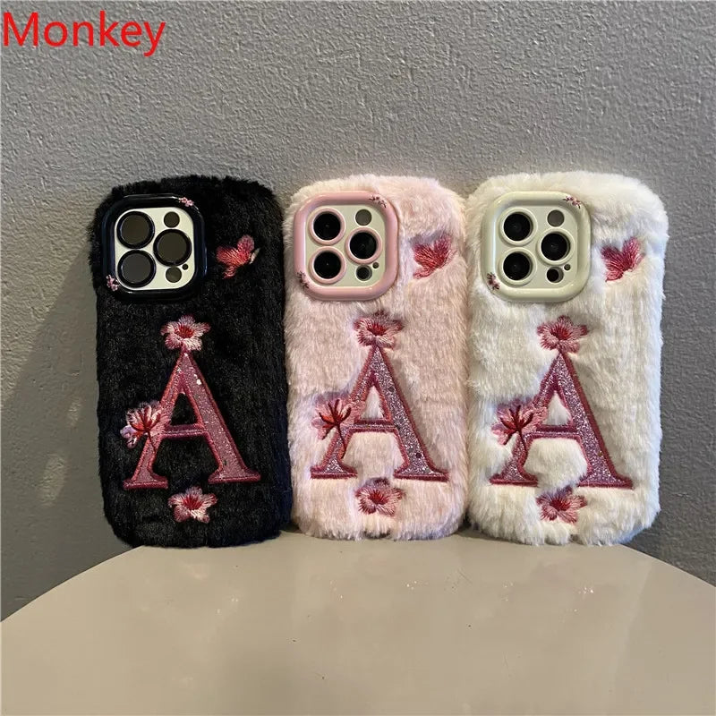 Coque avec Lettre Brodée